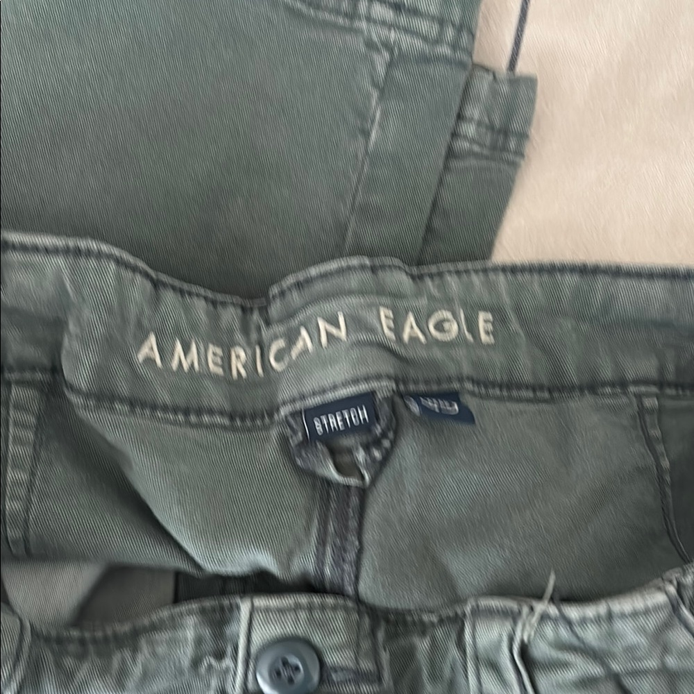 American Eagle Green Cargo Pants - Picture 4 of 5